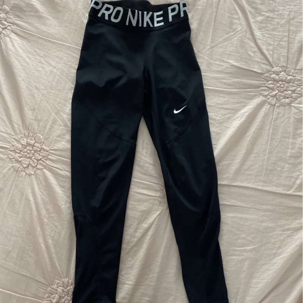 SOLD Nike pro leggings